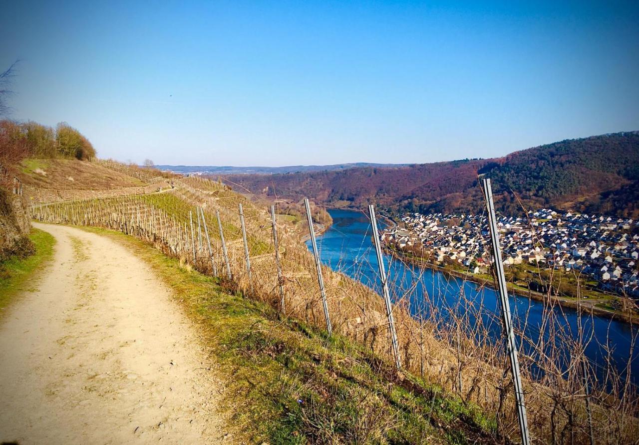 Auszeit Rhein-Mosel Waldesch Exterior foto